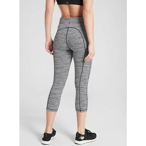 Athleta Ultimate Linear Lines Capri - Picture 2 of 11